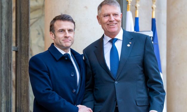 Klaus Iohannis: Románia nem küld harcoló csapatokat Ukrajnába – Macron francia elnök szerint nem zárható ki nyugati katonák küldése