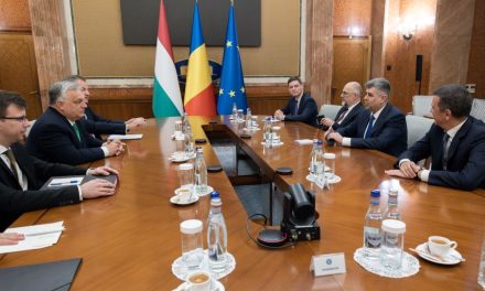 Orbán Viktorral és Marcel Ciolacuval tárgyalt Kelemen Hunor