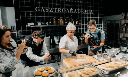 Rekordméretű standdal és látványkonyhával népszerűsítik a székely gasztronómiát Bukarestben