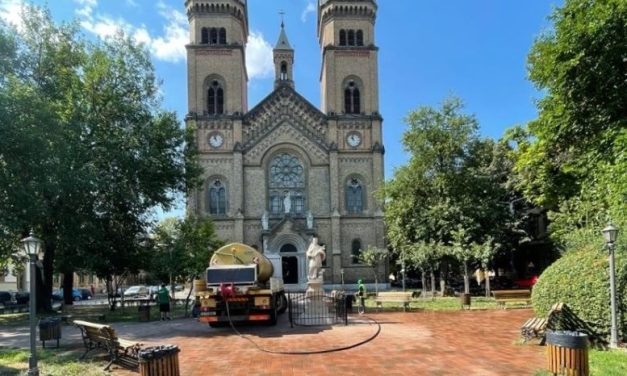 Keresztúti ájtatosság a temesvári Millenniumi templomban