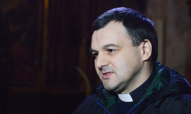 Nikola Lauš püspöki irodaigazgató lelkigyakorlatot tart a lugosi görögkatolikus esperesi kerület papjai számára
