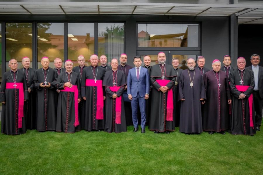 Elnökválasztás – Létfontosságúnak nevezték híveik részvételét a szavazáson a romániai magyar egyházak