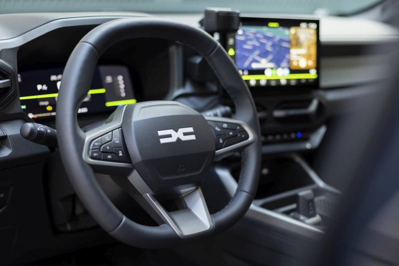 Csökkenti a termelést a Dacia, 900 dolgozótól válna meg