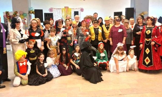 Maszkok, zene, összefogás – Ilyen volt az idei Kohézió-karnevál Temesváron