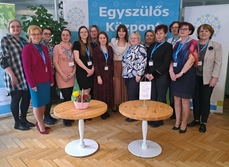 Egyszülős családok a Kárpát-medencében szakmai konferencia Budapesten