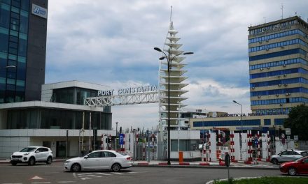 Elsüllyedt egy vontatóhajó a fekete-tengeri Midia kikötőben