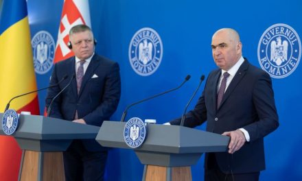 Biztonsági, energetikai és kulturális együttműködésről tárgyalt Bukarestben a szlovák és a román miniszterelnök