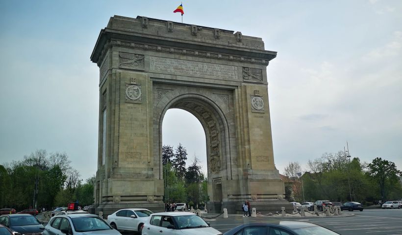 Gyengült a lej, esett a tőzsde, nőttek az államadósság finanszírozási költségei a román kormányválság miatt