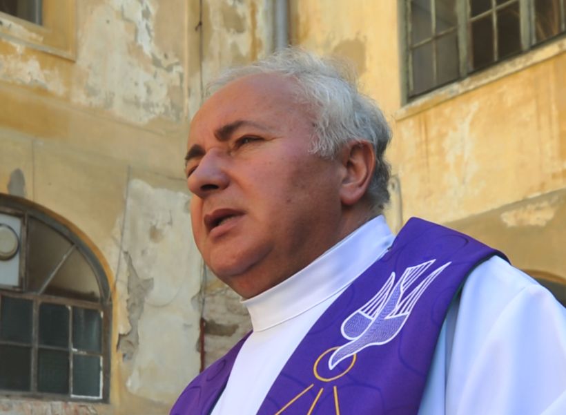 A „Volksuni” Népi Egyetem előadásokat szervez Temesváron – felkeresik A. Reinholz nyugalmazott kanonokat