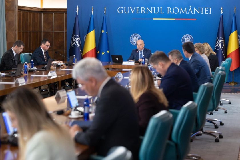 HIVATALOS! Kiléptek a román kormányból a PSD miniszterei – Mit ígér Ilie Bolojan