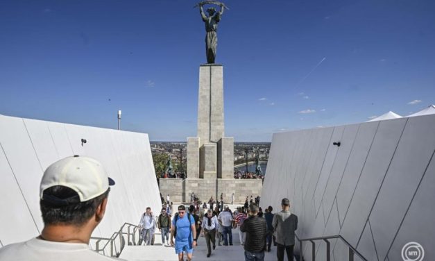 Megnyílt a budapesti Gellért-hegyen a megújult Citadella