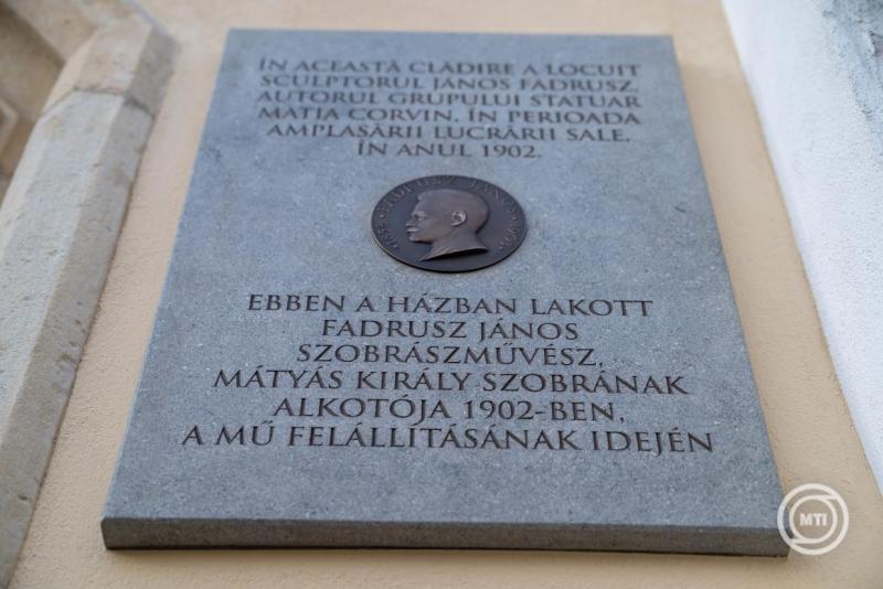 Emléktáblát avattak Fadrusz János szobrászművész tiszteletére