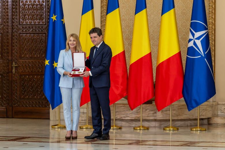 A Románia Csillaga érdemrend Nagykeresztjével tüntették ki Nadia Comaneci tornásznőt