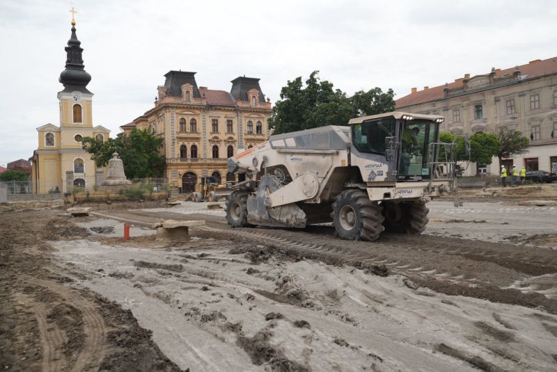 Látványosan megújul a temesvári Kossuth tér: Haladnak a munkálatok a Gyárvárosban