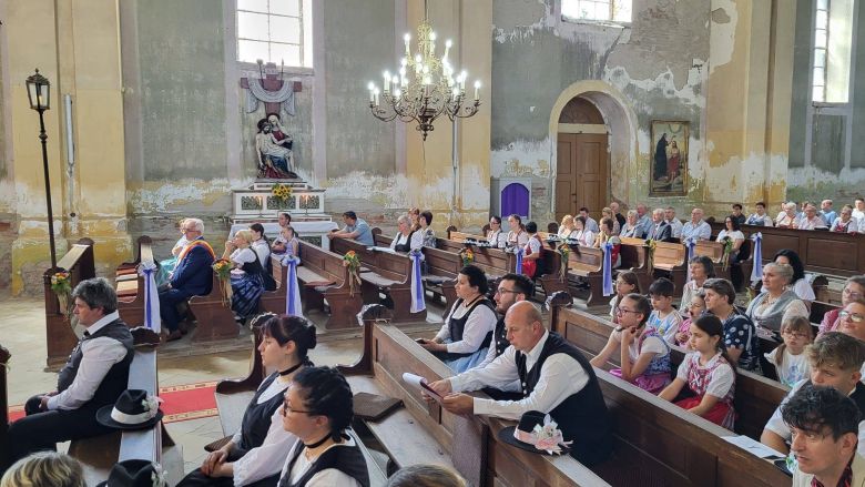 Nemzedékek találkozója a Temes megyei Kisőszön