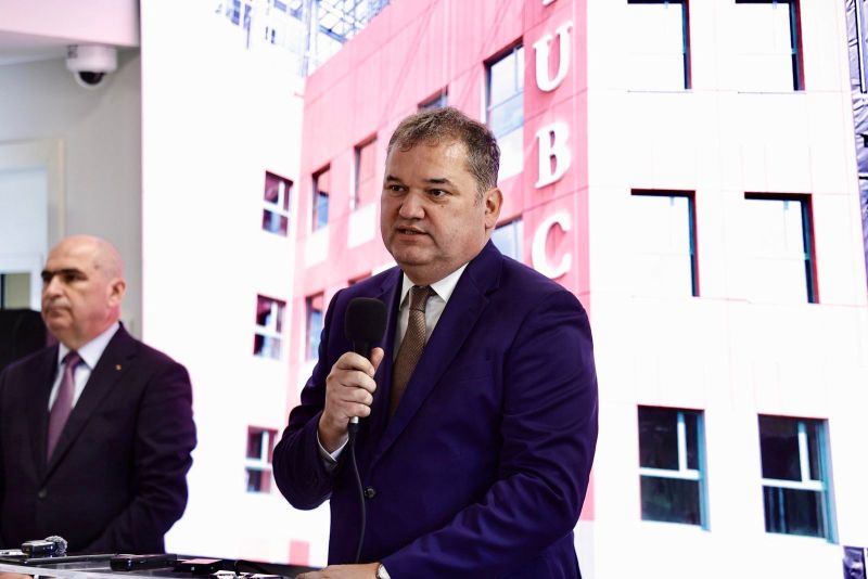 Cseke Attila miniszter egy új szív- és érsebészeti központot adott át Marosvásárhelyen