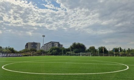 Poli ’90 és UMT 2000 újra a pályán: „A Legendák Mérkőzése” az új sportbázis avatóján