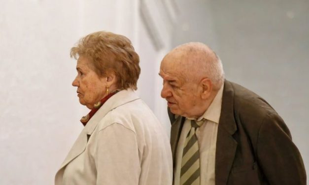 Ünnepi est a Temesvári Közéleti Kávéházban: Tisztelgés Szekernyés Irén és Szekernyés János előtt
